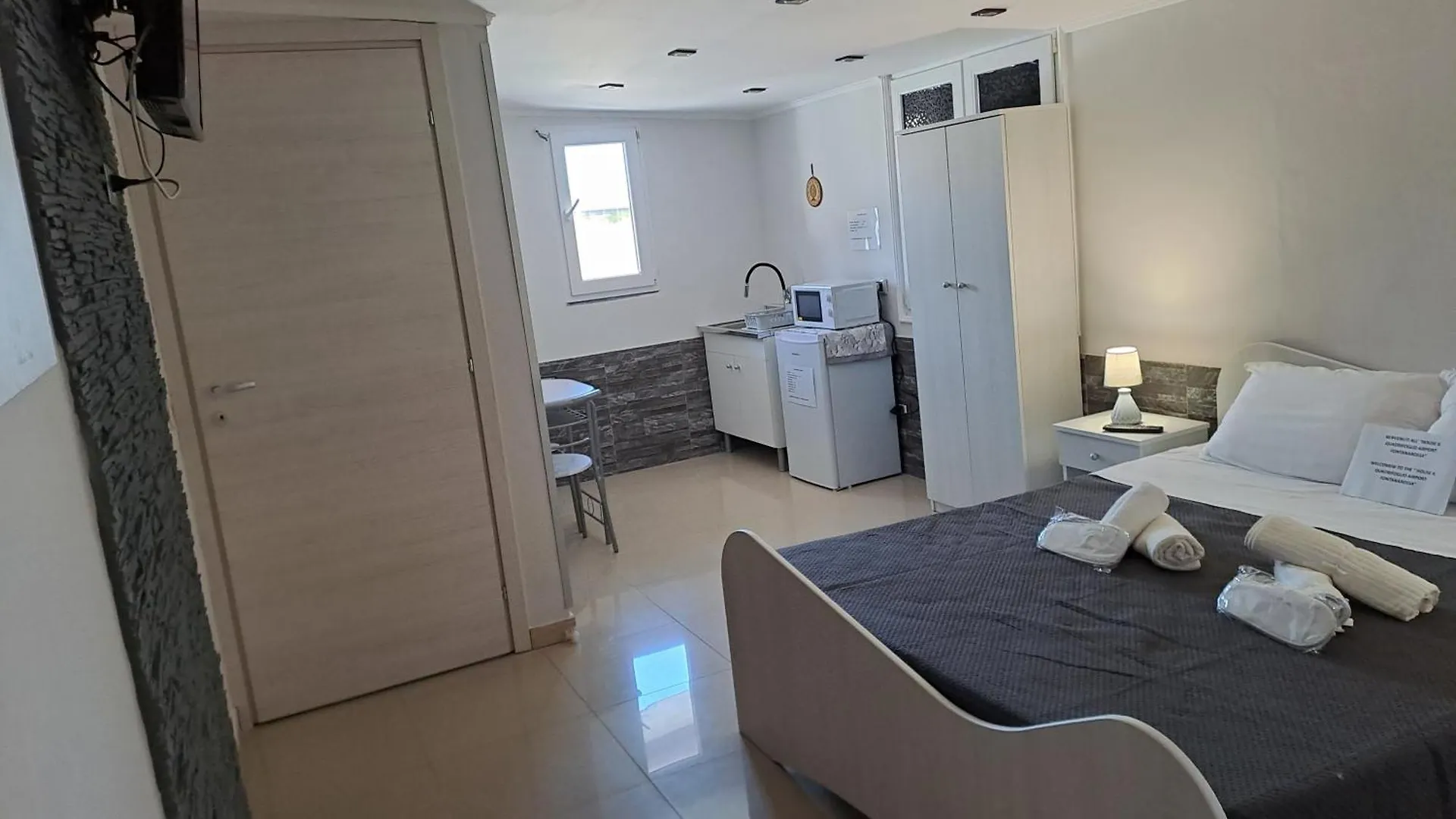 House Il Quadrifoglio Airport Fontanarossa Bed & Breakfast Catania 0*,  Italy